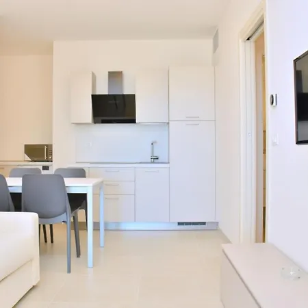 Apartman Enchanting With Panoramic Terrace Bibione