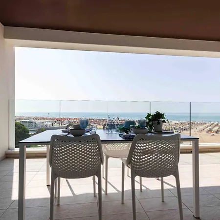 Enchanting With Sunny Terrace ביביונה