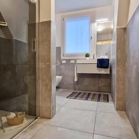 דירה Enchanting With Sunny Terrace ביביונה