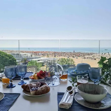 Enchanting With Sunny Terrace דירה ביביונה