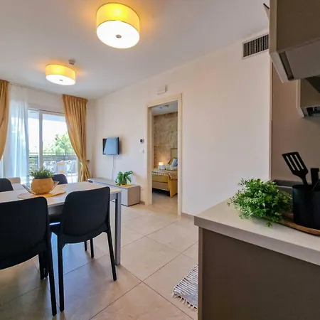 Appartamento Enchanting With Sunny Terrace